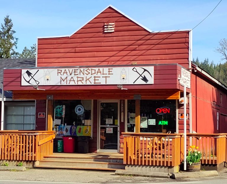 Ravensdale Market in Black Diamond Washington